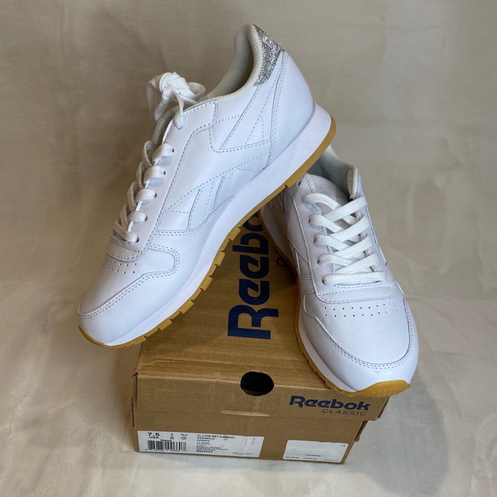 REEBOK BRAND NEW SIZE 7.5